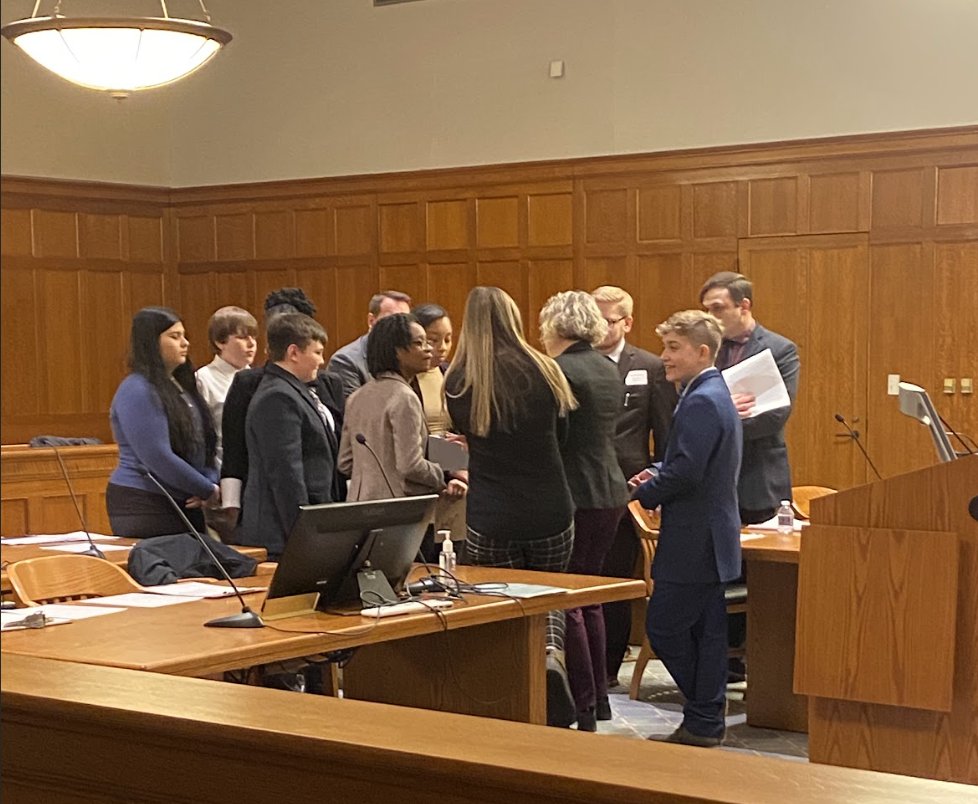 MathWps's tweet image. Discovering Justice Mock Trial student attorneys from Forest Grove and Sullivan Middle did a great job tonight as they argued a First Amendment case before a real judge and jury after weekly sessions with legal mentors! @worcesterpublic @OCPLwps