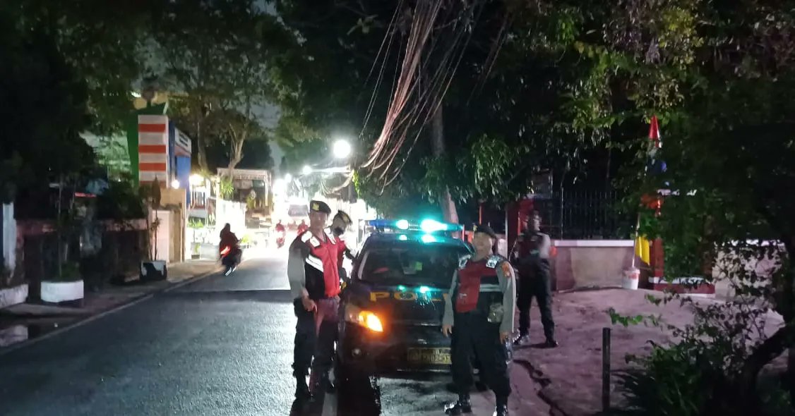 KramatJa3's tweet photo. Ipda Yuliandi pimpin Giat Ops Kepolisian Yang Ditingkatkan (KKYRD) / Ops Cipkon
Untuk menciptakan sitkamtibmas yang kondusif serta menjamin rasa aman dan nyaman kepada masyarakat, sekaligus antisipasi guantibmas yang terjadi di wilkum Polsek Kramatjati

Selasa 12/12/2023 https://t.co/n1GFwL8maC