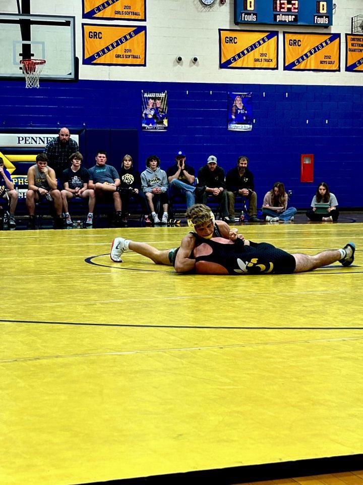 Great night to be a Hound! Our wrestlers picked up dual wins against Stanberry and Hamilton tonight! 🐶