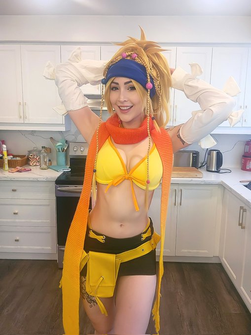 About to [steal] the last biscoff packet from the kitchen https://t.co/kblznx0tUi