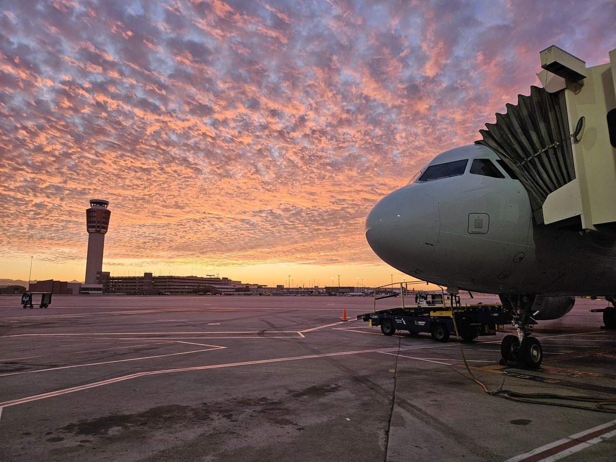 Jason Knapfel (@jknapfel) on Twitter photo Tonight's #sunset at <a href="/PHXSkyHarbor/">Phoenix Sky Harbor International Airport</a> was a pretty good one. #AmericanAirlines #Avgeek #Planespotting #Sunsets #Airbus Tonight's #sunset at <a href="/PHXSkyHarbor/">Phoenix Sky Harbor International Airport</a> was a pretty good one. #AmericanAirlines #Avgeek #Planespotting #Sunsets #Airbus
