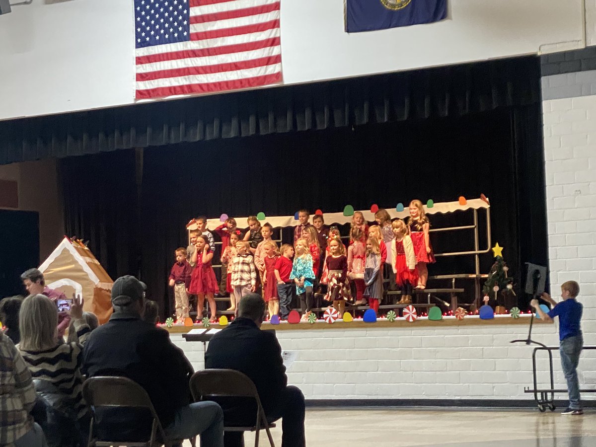 Amanda Pettygrove (@amandalarsen4) on Twitter photo Thanks <a href="/MarkPerezJr/">Mark Perez</a> for another great Winter Program. The kiddos did such a good job #emwolves Thanks <a href="/MarkPerezJr/">Mark Perez</a> for another great Winter Program. The kiddos did such a good job #emwolves