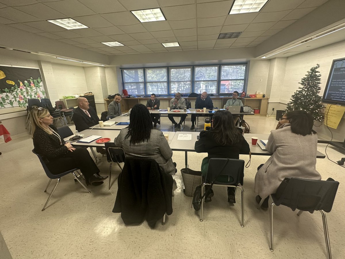 Another dynamic day of learning with @YonkersSchools leaders. Thank you Dr. Gleeson & Paideia 15 for sharing your community with us & facilitating our learning. Leadership & learning are truly indispensable! #wegotthis!