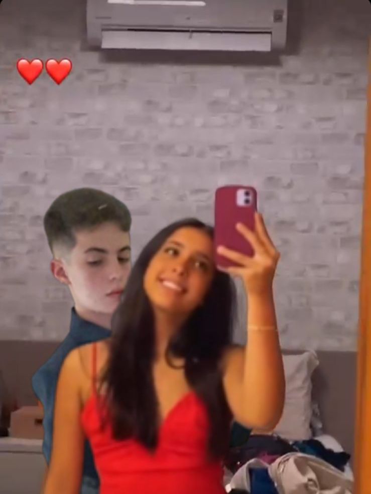 g_jatdim's tweet photo. Feliz 0.1 vida (desculpa pela foto mas vc é linda d qualquer jeito) @madu_bitten https://t.co/IxkWE1TuAD