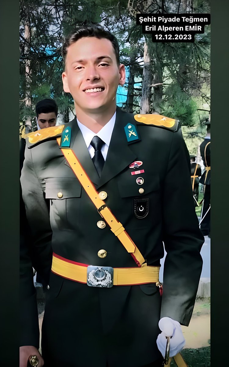 Şehitlerimizi Unutturmayacağız (@sehitlerimgazim) on Twitter photo 2021 Kara Harp Okulu Anafartalar Taburu mezunu Piyade Teğmen Eril Alperen Emir şehit olmuştur. Evvelce gidenlerin asil ruhu şad olsun.🇹🇷
Unutturmayacağız ! 2021 Kara Harp Okulu Anafartalar Taburu mezunu Piyade Teğmen Eril Alperen Emir şehit olmuştur. Evvelce gidenlerin asil ruhu şad olsun.🇹🇷
Unutturmayacağız !