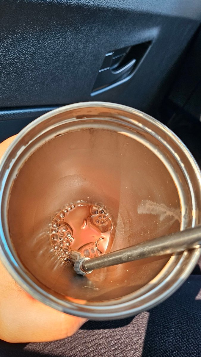 Lechaafich's tweet photo. Approve tumblr ni, air malam tadi elok je ada ice lagi 

Ada banyak colour boleh pilih &amp; free brush untuk bash straw

Anti Spill ✅️
Hygienic ✅️ https://t.co/r8QEBWuDf4