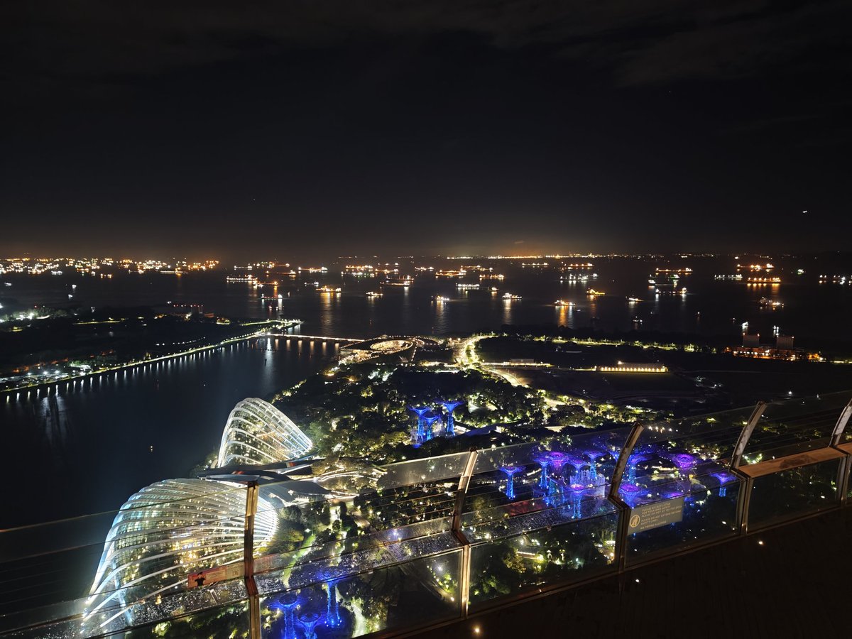yxluo2000's tweet photo. A fantastic weekend in Singapore. Grateful to @anneincoding for taking me to the sky bar, enjoying delicious local cuisine and sharing stories about open source and startup. Looking forward to more opportunities to visit! 😊 #SingaporeAdventures https://t.co/O3s6kaUe41