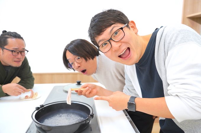 「料理 複数の男性」のTwitter画像/イラスト(新着)