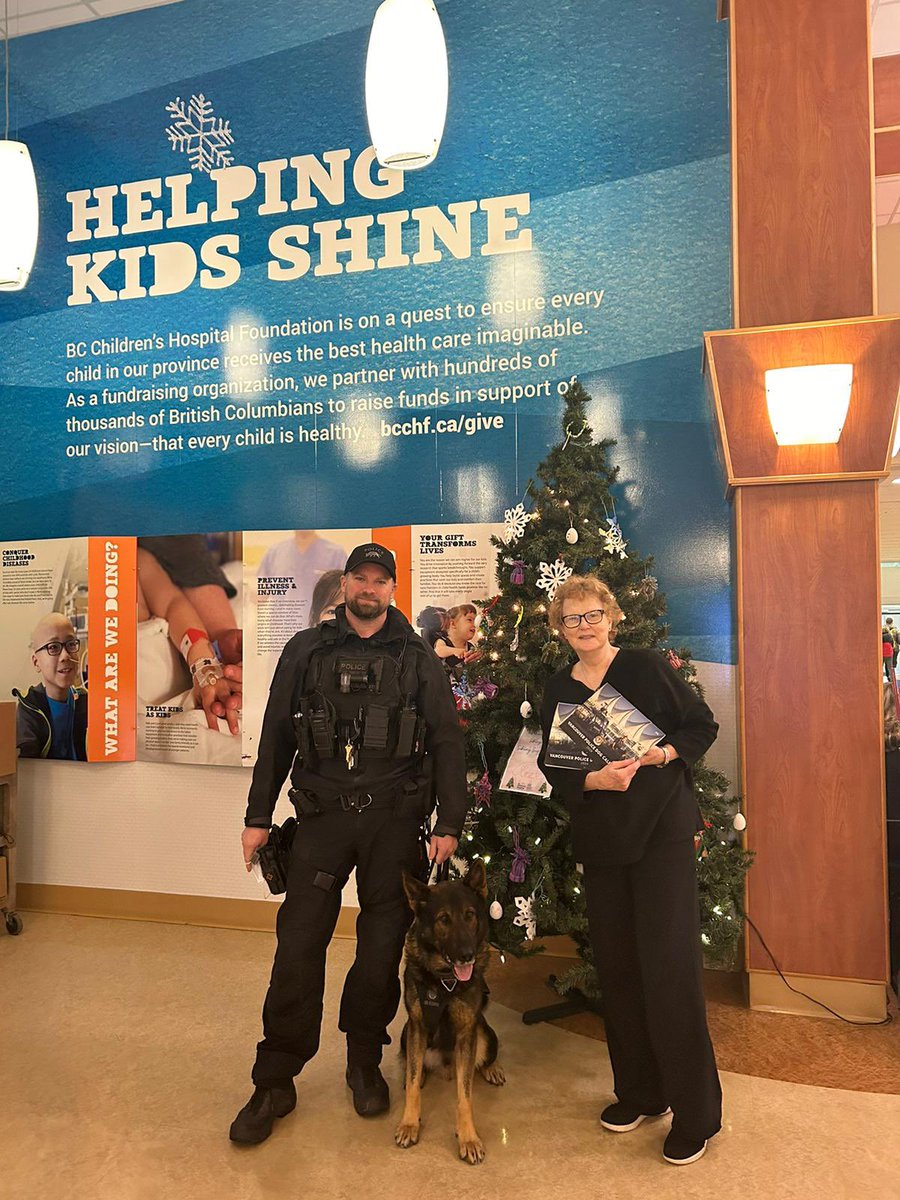 PSD Dak visited BC Children’s Hospital to drop off 50 VPD K9 calendars for families receiving treatment, thanks to a donation from the Vancouver Police Union.  Calendars on sale now to support BC Children’s Hospital and BC Cancer Foundation
Buy ➡️ surl.li/ofatk