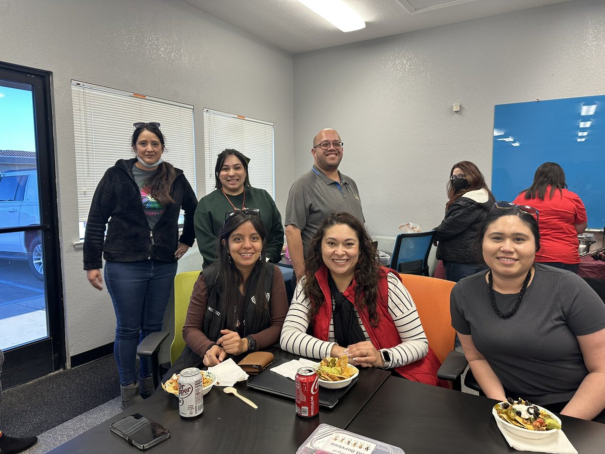 LCortezGUSD's tweet photo. Gratitude to our Lead Teachers for their dedication and hard work! Wishing you all a joyful holiday season filled with well-deserved rest and happiness. 🙏🏽🎄❤️#proudtobeGUSD @zjgalvan @aqgillespie @lorenalopez0210 @jackyvale18 @callme_sanchez https://t.co/WXOPbbkQeo