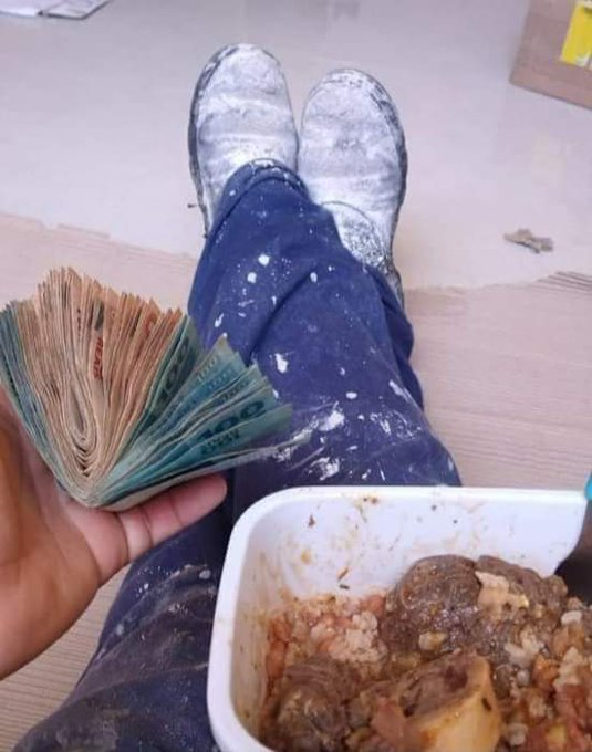 Vida louca é você acorda cedo pra dar um trampo e ganhar seu dinheiro com dignidade! 🤟🏽🤑