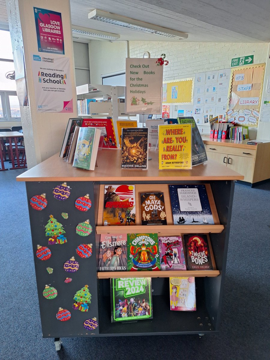 KpssL's tweet photo. Check out new books at @KpssL @KingsParkSec for the holidays @kpss_english🎄🧑‍🎄🎁📚 https://t.co/nfOtNE1VQM