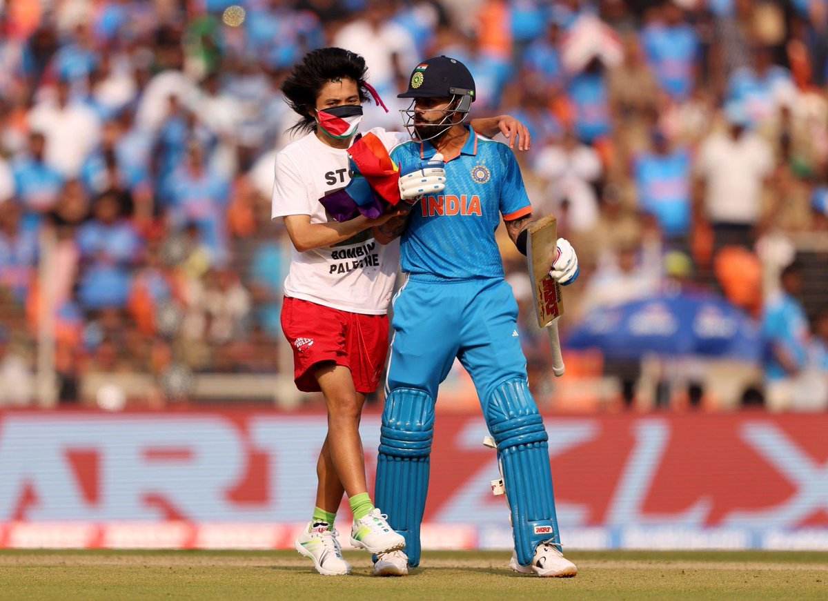 Anshul Saxena (@askanshul) on Twitter photo 2 security breach in 2 months:
- Parliament
- World Cup
1) How 2 people entered with gas canisters in Lok Sabha?
2) How a man disrupted final match of World Cup?
Accused are protesters but it's a serious concern & dangerous for National Security.
Enemies of India are watching! 2 security breach in 2 months:
- Parliament
- World Cup
1) How 2 people entered with gas canisters in Lok Sabha?
2) How a man disrupted final match of World Cup?
Accused are protesters but it's a serious concern & dangerous for National Security.
Enemies of India are watching!