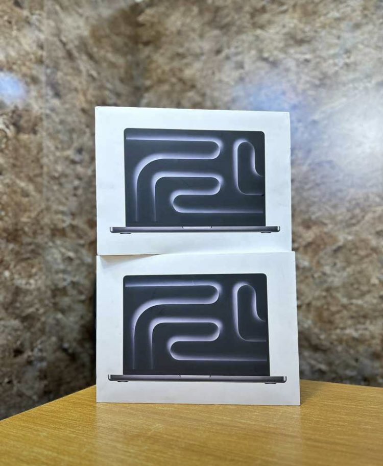 TRIGERZ_'s tweet image. Brand New MacBook Pro M3 Pro Chip 14” 18/512GB SSD Available at N2,750,000. Kindly send a DM or visit us at No 6/8 Kodesoh Street Ikeja.#twetwe #Odumodu #Curry #Mercy #Betting #Akeredolu #Vaseline #Canada #gege #Ceballos #davido #Wizkid