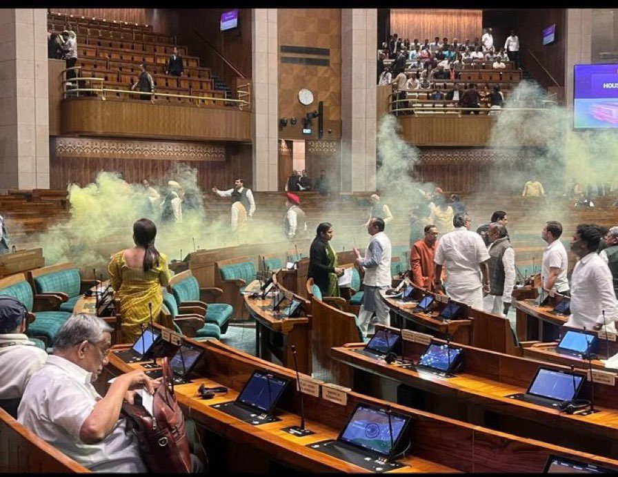 SECURITY BREACH IN PARLIAMENT! 

Shocking incident in Loksabha. Two people jumped from the public gallery into Lok Sabha chamber & opened tear gas canisters.
Loksabha adjourned ⚡. 
Exactly 22 years ago, Terrorist attack took place in  old Parliament.
#SansadSecurityBreach…