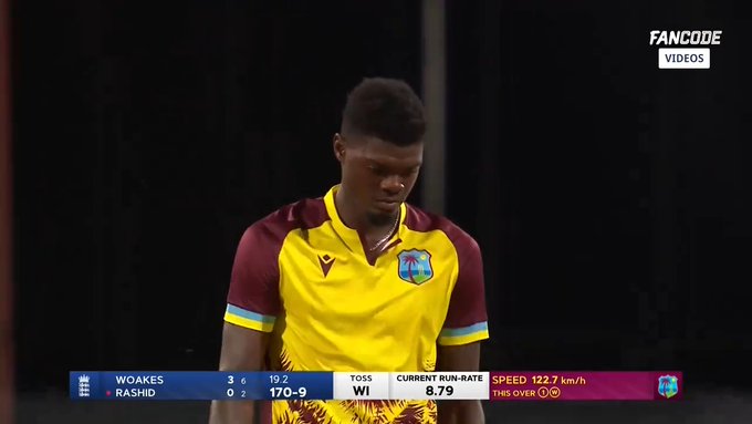 Alzarri Joseph's triple treat!  📹 Credits: Twitter/FanCode