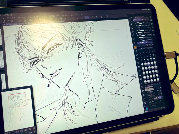 漫画作業をフルでipadに移行している iPad液タブより全然描きやすいしなによりどこでも描けるのが最高です 今持ってるの画面が小さいので12.9インチのやつがほしい。。。‼️