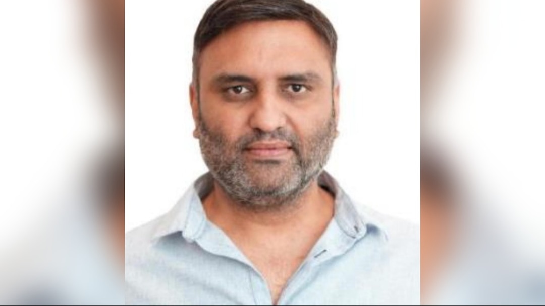 UpendrraRai's tweet image. #RaviUppal, one of the accused in the #MahadevOnline #BettingApp case and owner of the platform, has been detained in #Dubai, United Arab Emirates, by local authorities. He was detained based on a red corner notice issued by the #EnforcementDirectorate through Interpol. The…