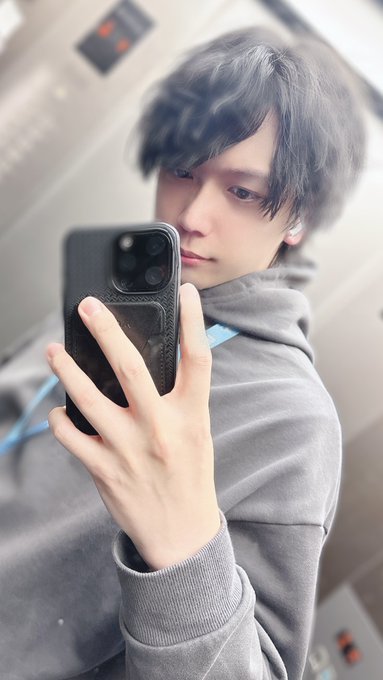 自撮りってやつだ(髪セットしました)