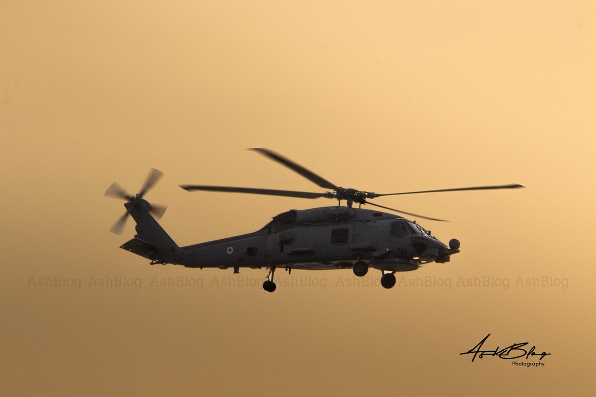 indiannavy MH-60 Romeo, First ever public appearance December 2023. This is Indian Navys newest steed captured on a sunset at Konkan coastal belt.
#sikorsky #mh60 #mh60romeo #harkaamdeshkenaam