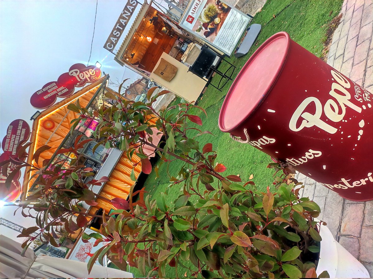 EIDOSDEIRIA's tweet image. Pués..va a ser que no !!
En el Street Food de Pepe no tenemos " El caldo de la Abuela " . No
Nosotros tenemos el Caldo de Camporel.
Un caldo de pollo, codillo de jamón elaborado como " los de antes ", sabroso, muy para el frío en Cerceda ( Madrid ).
#caldo #jamon #codillo #pollo