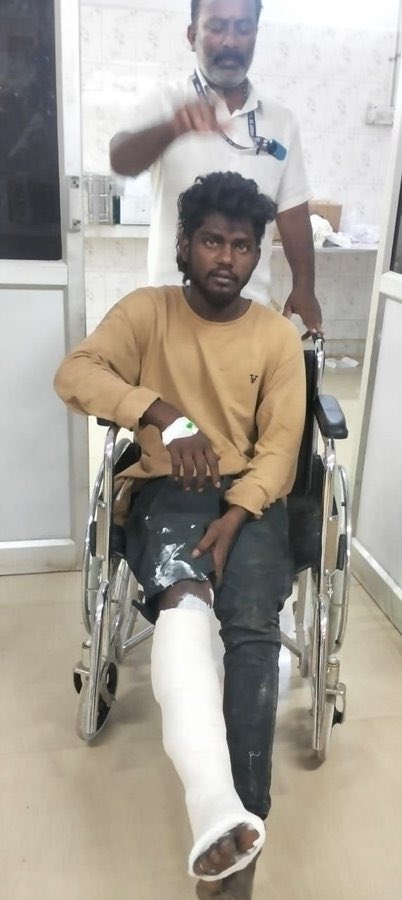 iKumaravelM's tweet image. இவ்ளோ தான் சார் உங்க சட்டம். 

கடையில கத்திய காட்டி கலாட்டா பண்ணி ₹1000வாங்குனவன் கை கால் தனித்தனியா உடைக்கப்படும். 
#ஆருத்ரா 
மக்கள் பணத்த கோடிகோடியாய் கொள்ளை அடிச்சு வெளிநாட்டில போய் பதுங்கிட்டு எனக்கும் அதுக்கும் ஒரு சம்பந்தமும் இல்லன்னு சொல்றவன ஒன்னுமே பண்ணாது. 

  #RKSuresh