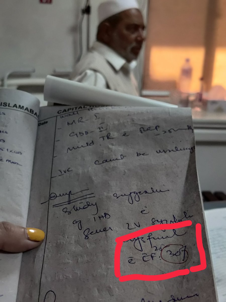 MusingsbyHajra's tweet image. We had this uncle in our ward. I got his echo done and he only has 25-30% of his heart functioning.
He very innocently asked me, &quot;Dr Sahiba, meri sirf do betian hi hain. Ek ka farz ada kar dia hai, dusri ke se pehle khatam to nai ho jaunga na.&quot;
Fathers are like this 🥺