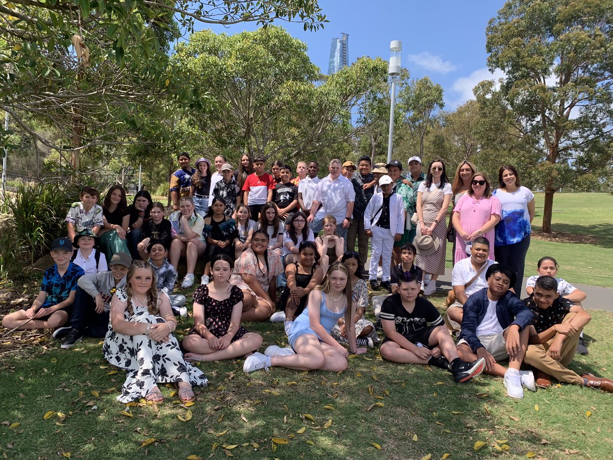 <a href="/WhalanPS/">Whalan Public School</a> year 6 students enjoyed  the harbour views from the sky deck where they were served their farewell lunch.
