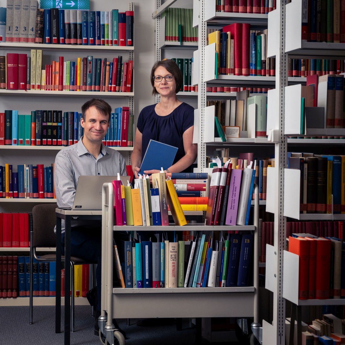 „Welche #Ausbildungsmöglichkeiten bietet die #HAB_WF? Wie wird man Bibliothekar*in? Und was ist ein #Bibliotheksreferendariat?“ Diese und viele weitere Fragen beantworten Sandra Simon und Henning Ohst in der neuesten Episode unseres #Podcast #HABgehört: bit.ly/41k3gur