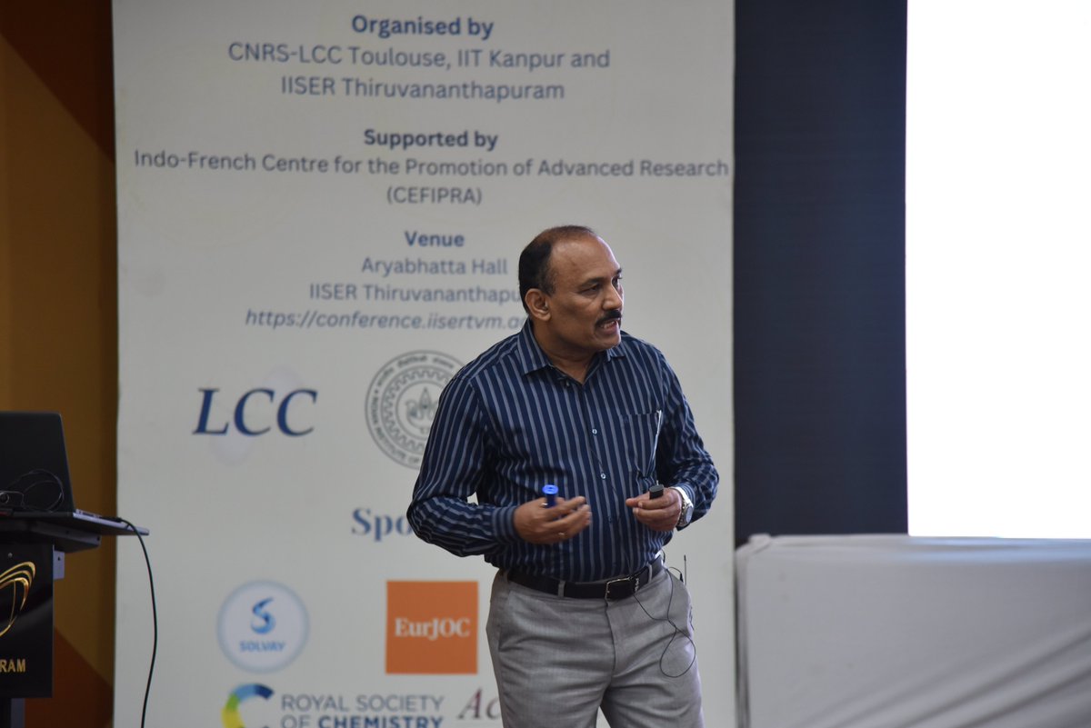 Prof. Jaragu N Moorthy @jnmoorthy_IISER presented a captivating discussion on the progression to heterogeneous catalysis in oxidations with IBX.#IFSC23 @IITKanpur @LCC_CNRS @tvmiiser @Media_IISERTVM