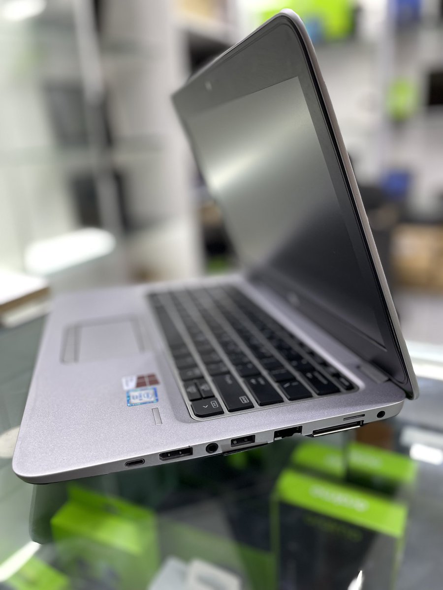 Clintonio10's tweet photo. HP Elitebook 820 6th gen
12.5 Inch Display
Intel Core I5-2.5ghz
8GB RAM 256GB SSD
6 months warranty

Price  25,999 Kes

CALL WHATSAPP 
0701846097

#TenHagOut
Man United 
Manchester United
Cynthia Nyamai
M-PESA
Degea https://t.co/fkW3y9hgoP