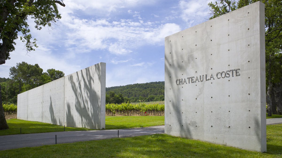 👉 Discover Chateau La Coste, le Puy Sainte Reparade, France.

@ChateauLaCoste_ is a 600-acre Sculpture Park, art destination and organic winery in #Provence.

The Sculpure Park contains art and
architecture by Tadao Ando, Louise Bourgeois, Tracey Emin and more.

#SculpturePark