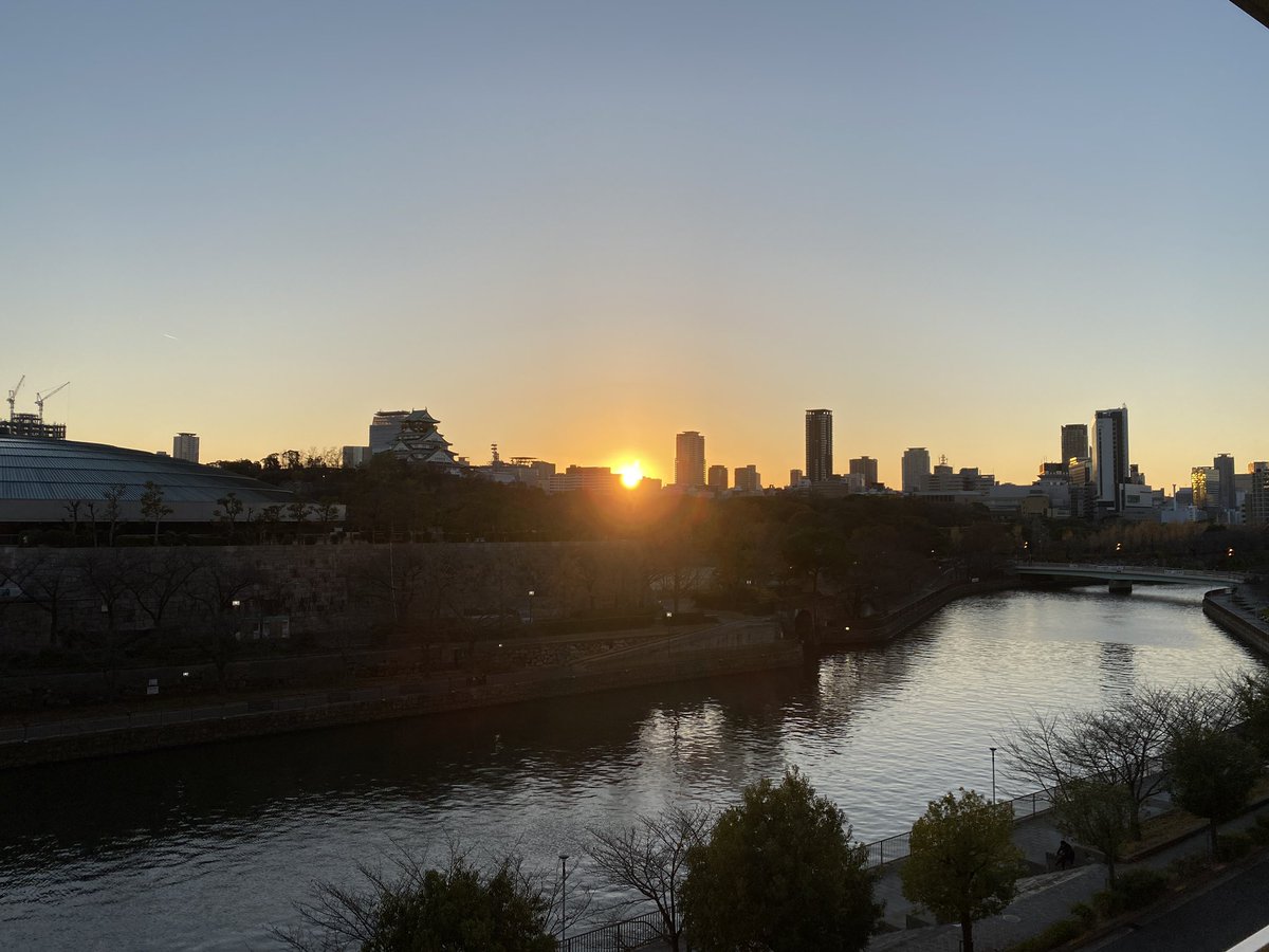 daisukehourai's tweet photo. 大阪は気持ちの良い夕暮れ
今夜はふたご座流星群が見頃 https://t.co/h4WOYzpOcb