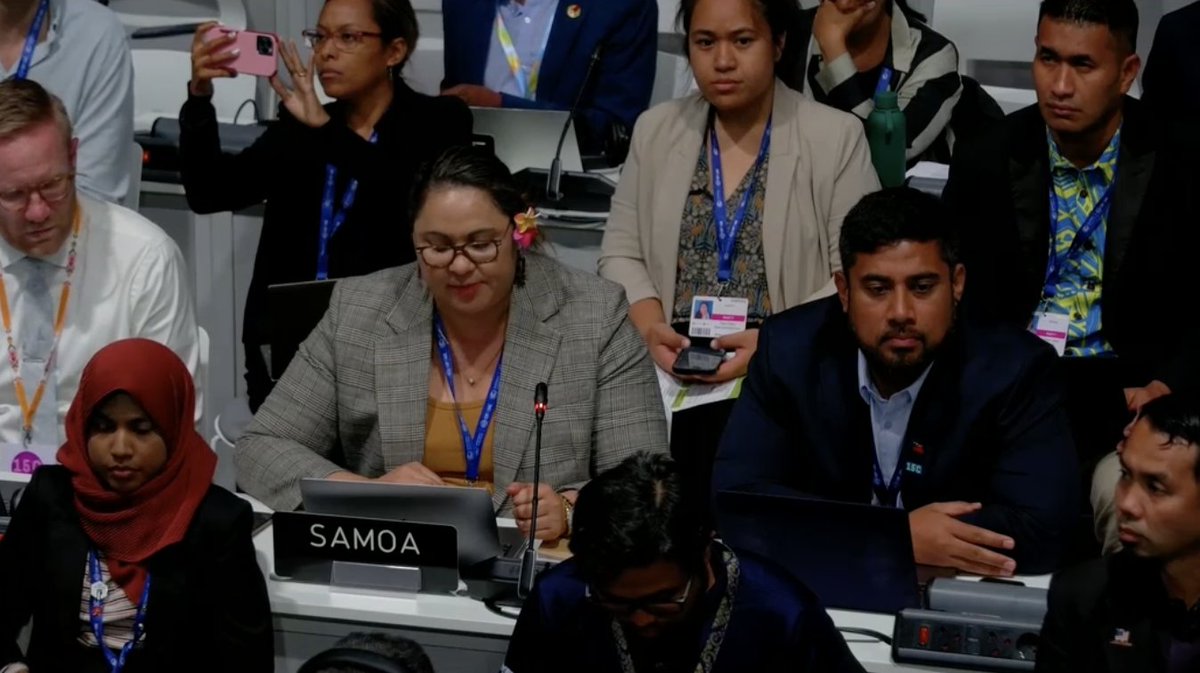 Samoa🇼🇸 says they are 'a little confused about what just happened' - the package of climate measures at #COP28 was just launched by the UAE when small-island states were not in the room.