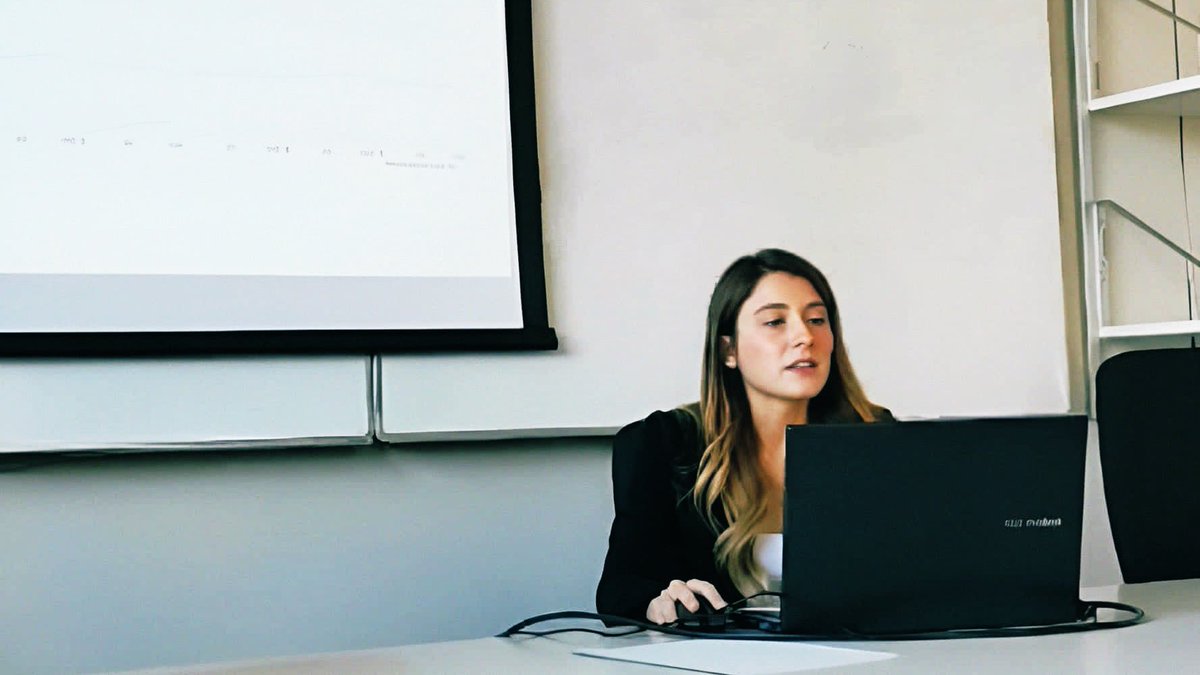 NeuroLabUniGe's tweet image. A few weeks ago, @AmyBellitto got her #PhD after 4 yrs working with people with #SpinalCord at @SCI_Lab_Italy #SantaCoronaHospital Pietra Ligure(sv)! Amy has started a #postdoc in our lab! Congratulation 🍾🎓 #asl2 #sci #bomi #bodyMachineInterfaces #bioengineering #robotics
