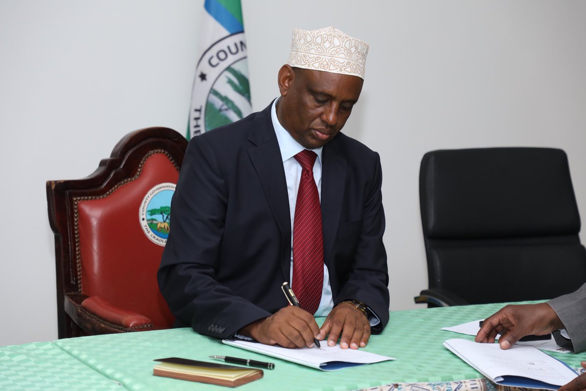 GovMohamudAli's tweet photo. During the signing of performance contracts between the Governor and County Executive Committee Members and County Chief Officers. https://t.co/X8IWv0xJll