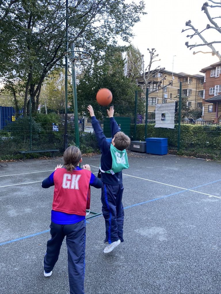 Congratulations to Wyvern who are crowned Bassett House School 2023 Inter-House Netball champions. Well done also to Unicorn (2nd), Griffin (3rd) and Phoenix (4th) #prepschool #schoolsport #coedsports