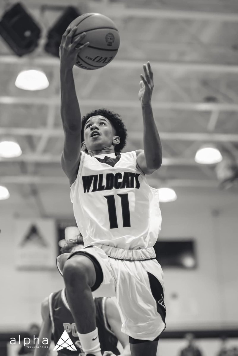 Player spotlight: Caylem Thomas (PG) Extremely poised & mature for his age. Quick with the ball & able to make plays as a passer & scorer. Underrated defender & rebounder, very capable of impacting the game in many ways. Will play a huge role as a freshman. 📸 @haus_media