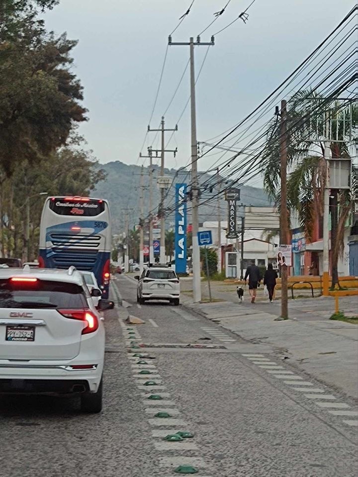 Trafico_ZMG's tweet image. Dos bicicletas un poco extrañas fueron captadas sobre avenida Guadalupe, a la altura de Tchaikovski, en sentido hacia Periférico 

#ReporteZMG