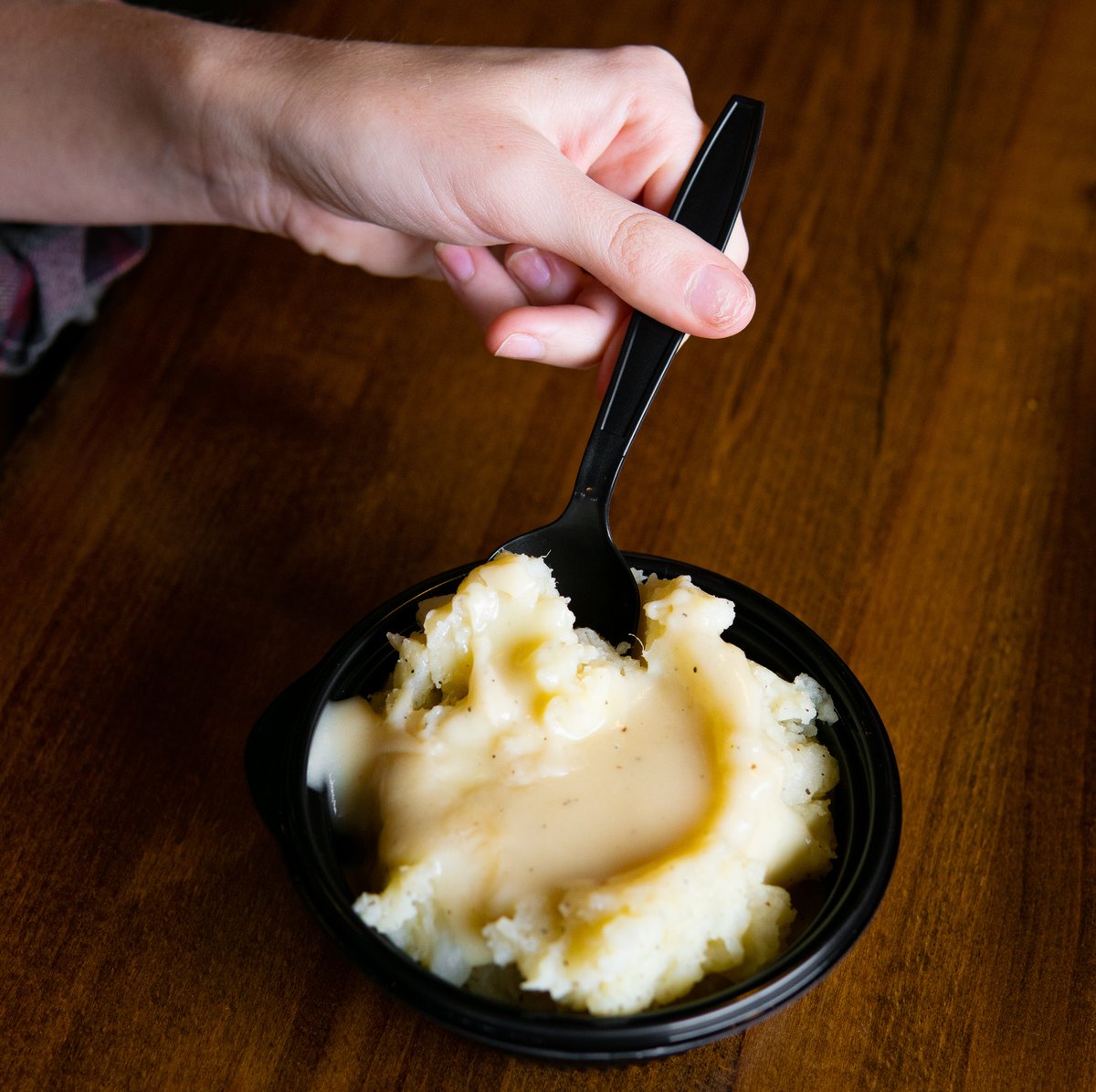Just getting a good scoop of some mashed potatoes and gravy 😋

#MashedPotatoes #SouthernStyle #Cbusfood #CbusFoodie #columbus #grandvieweats #columbusfoodie #columbusfood #ohioeats #ohiogram #LocalEats #ColumbusFoodScene #HungryInColumbus #LocalFlavor