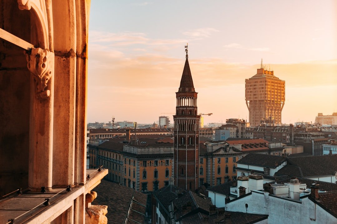 humbotravel's tweet photo. The city of Milan has more trees than any other city in Italy, with an estimated 1.2 million trees. 

#MilanTravel #ItalianCities #NatureInMilan #MilanTourism #CityOfTrees

Photo by Matteo Raimondi https://t.co/s28hZUm1tc