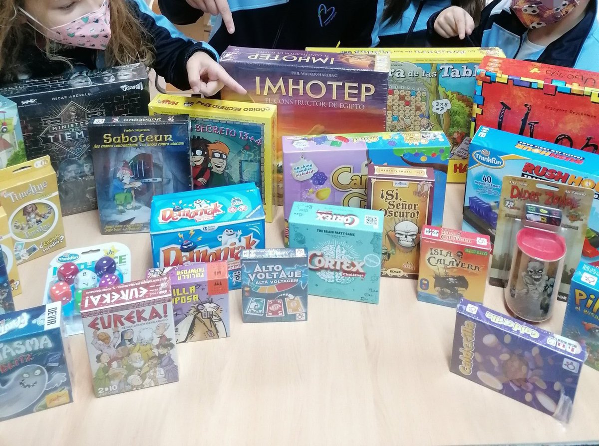 llume38's tweet photo. 🤫 Después de cada trimestre, nuestro alumnado "vota" los #juegoddemesa más "populares" en la Experiencia de Calidad #ABJ @educacyl de @STrinidadZamora.
Y así nos ayudan a reconducir el proyecto 23-24
🎲¿Quieres conocer su opinión?
🧵sobre juegos de Primaria 
😉 Allá vamos (1/3) https://t.co/T6ZYDSD7PO