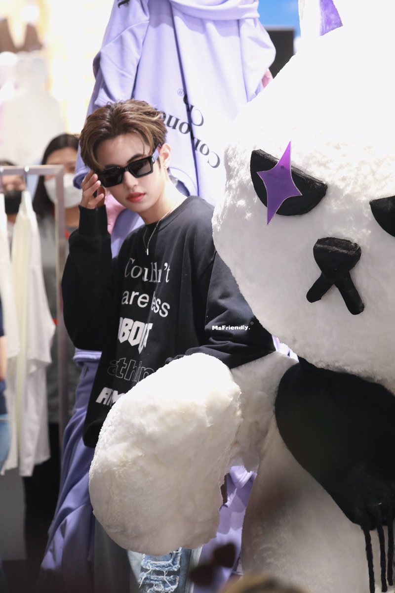 MsFriendlyCam's tweet photo. 𝟮𝟯𝟭𝟮𝟭𝟯 𝗖𝗼𝗺𝗽𝗼𝗻𝗲𝗻𝘁 𝗖𝗹𝘂𝗯

Couldn’t care less🕶️

#ComponentClub #ComponentXStudioWabiSabi
#syacht #yacht_patsit 
@yacht_patsit https://t.co/ymmayFxmuv
