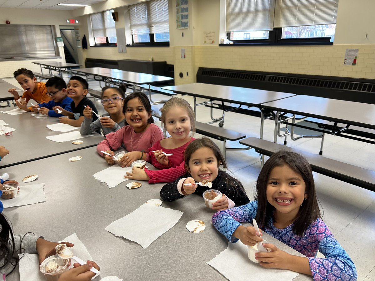 TechyTavarez's tweet photo. All smiles at our 1st grade ice cream party yesterday! We’re so proud of our engineers for participating in this month’s #UltimateSTEMChallenge 👷🏻♀️ https://t.co/rFjeQX919b