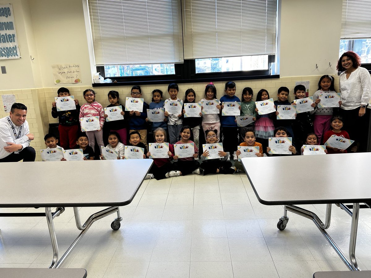 TechyTavarez's tweet photo. All smiles at our 1st grade ice cream party yesterday! We’re so proud of our engineers for participating in this month’s #UltimateSTEMChallenge 👷🏻♀️ https://t.co/rFjeQX919b