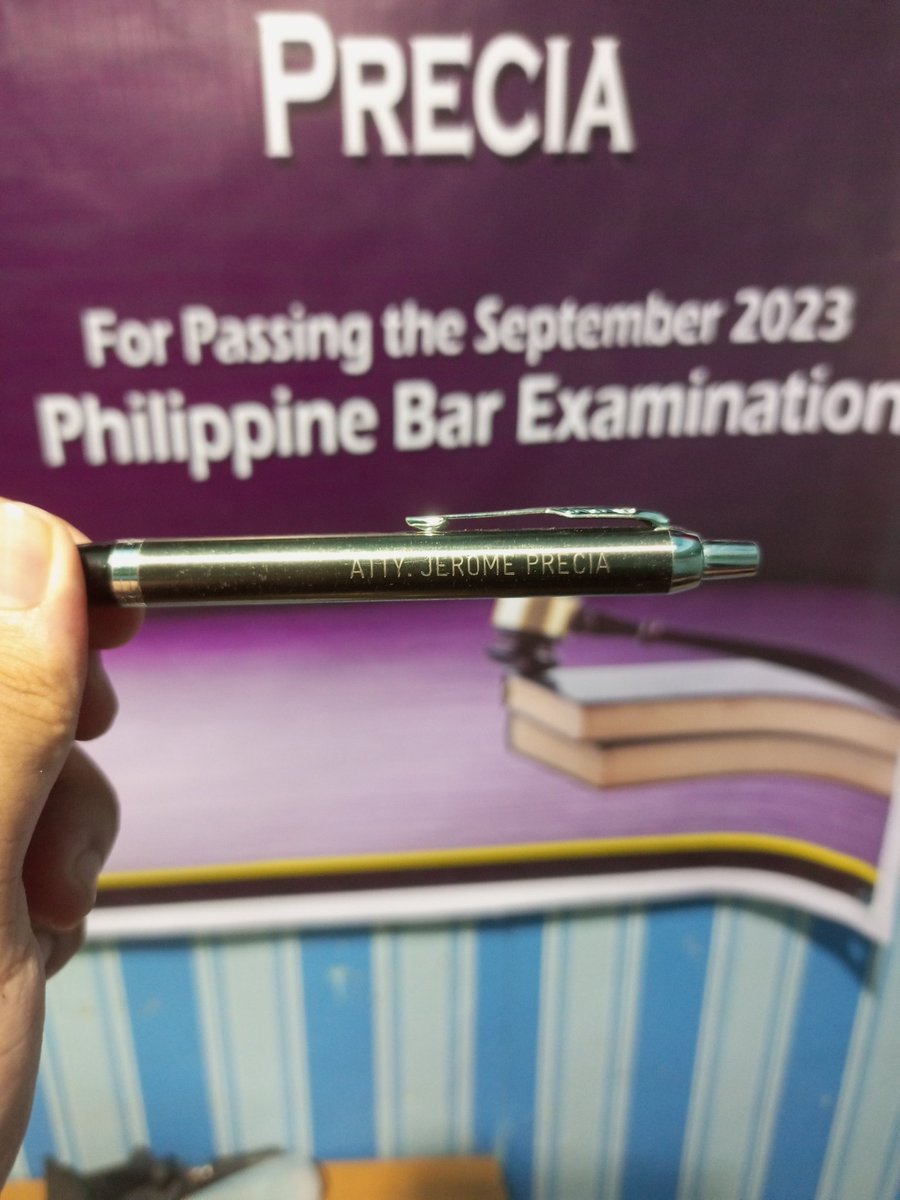 JhePrecia's tweet photo. I received these pens when I was on my first year in law school. Now that I am a real Attorney, gusto ko sila balikan at pasalamatan dahil noon palang, tiwala na sila na makakamit ko ito! https://t.co/BpIJPDsC5J