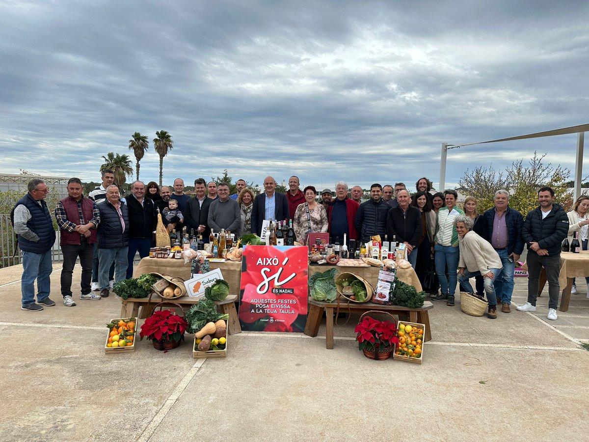 Conselleria d'Agricultura, Pesca i Medi Natural (@agriculturagoib) on Twitter photo Simonet visita l’escorxador d’Eivissa i el fin d’obres de la bassa de Sa Rota, a Santa Eulària
El conseller d'<a href="/AgriculturaGOIB/">Conselleria d'Agricultura, Pesca i Medi Natural</a> ha aprofitat també per donar suport a la campanya ‘Això sí és Nadal a Eivissa’ per incentivar el consum de producte local
🔗tn.caib.es/escorxadorbassa Simonet visita l’escorxador d’Eivissa i el fin d’obres de la bassa de Sa Rota, a Santa Eulària
El conseller d'<a href="/AgriculturaGOIB/">Conselleria d'Agricultura, Pesca i Medi Natural</a> ha aprofitat també per donar suport a la campanya ‘Això sí és Nadal a Eivissa’ per incentivar el consum de producte local
🔗tn.caib.es/escorxadorbassa