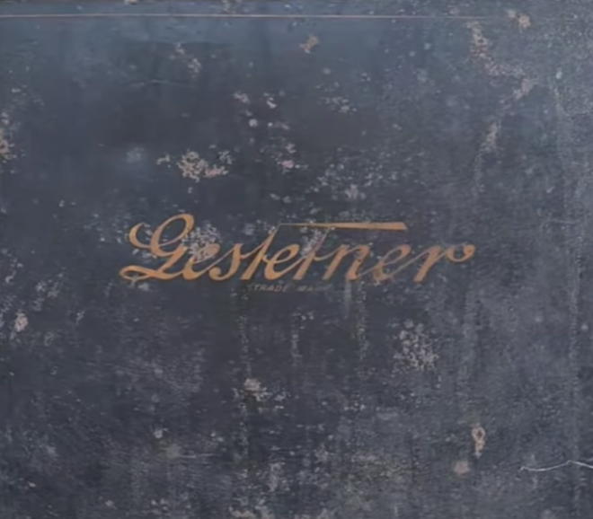 J7Grimes's tweet photo. Little typography rabbit hole I went down:
Vocal Type > Cyclostyle > Gestetner > drool over logo

Video about Gestener cyclostyle: https://t.co/kFDd4IELBk

@official__seal #typography #cyclostyle #vocaltype https://t.co/eHvWP2amfC