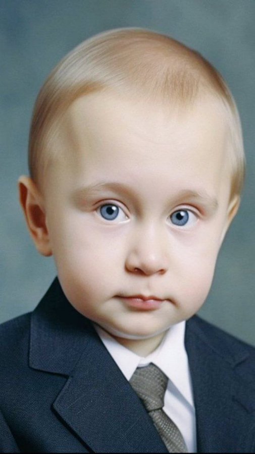 ادفع نصف ثروتي للي يعرف صاحب هذي الصوره !؟😇