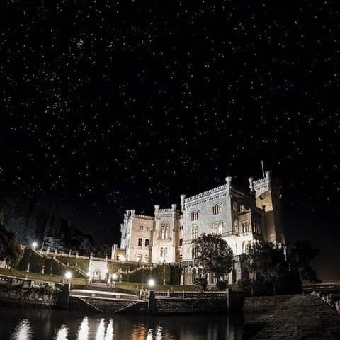 Il 13 dicembre si celebra Santa Lucia, che la tradizione popolare tramanda come la giornata dell'anno con la “notte più lunga che ci sia”.